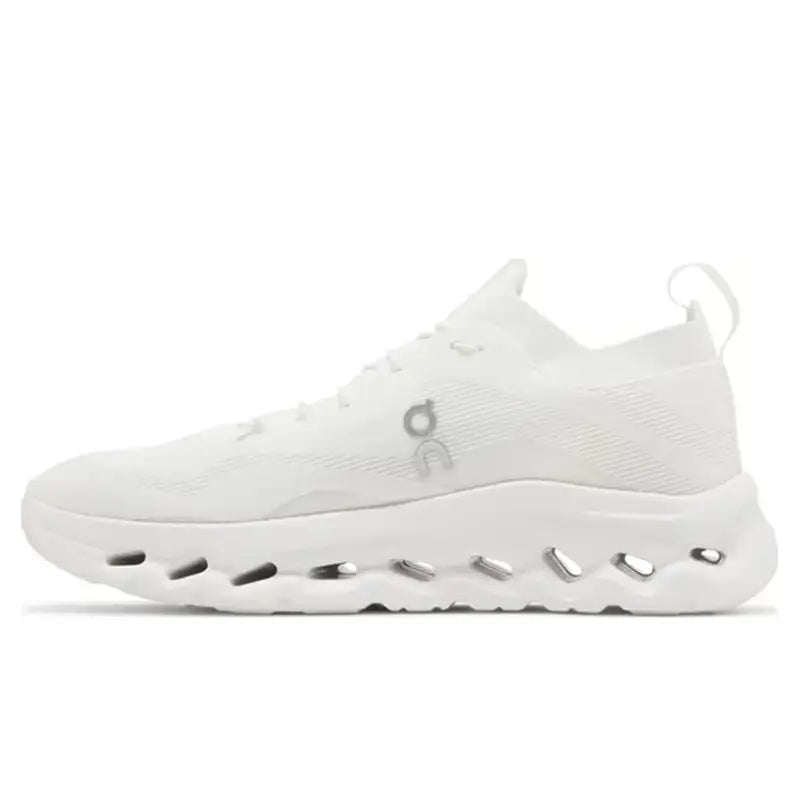 LOEWE x OnCloudtilt All white