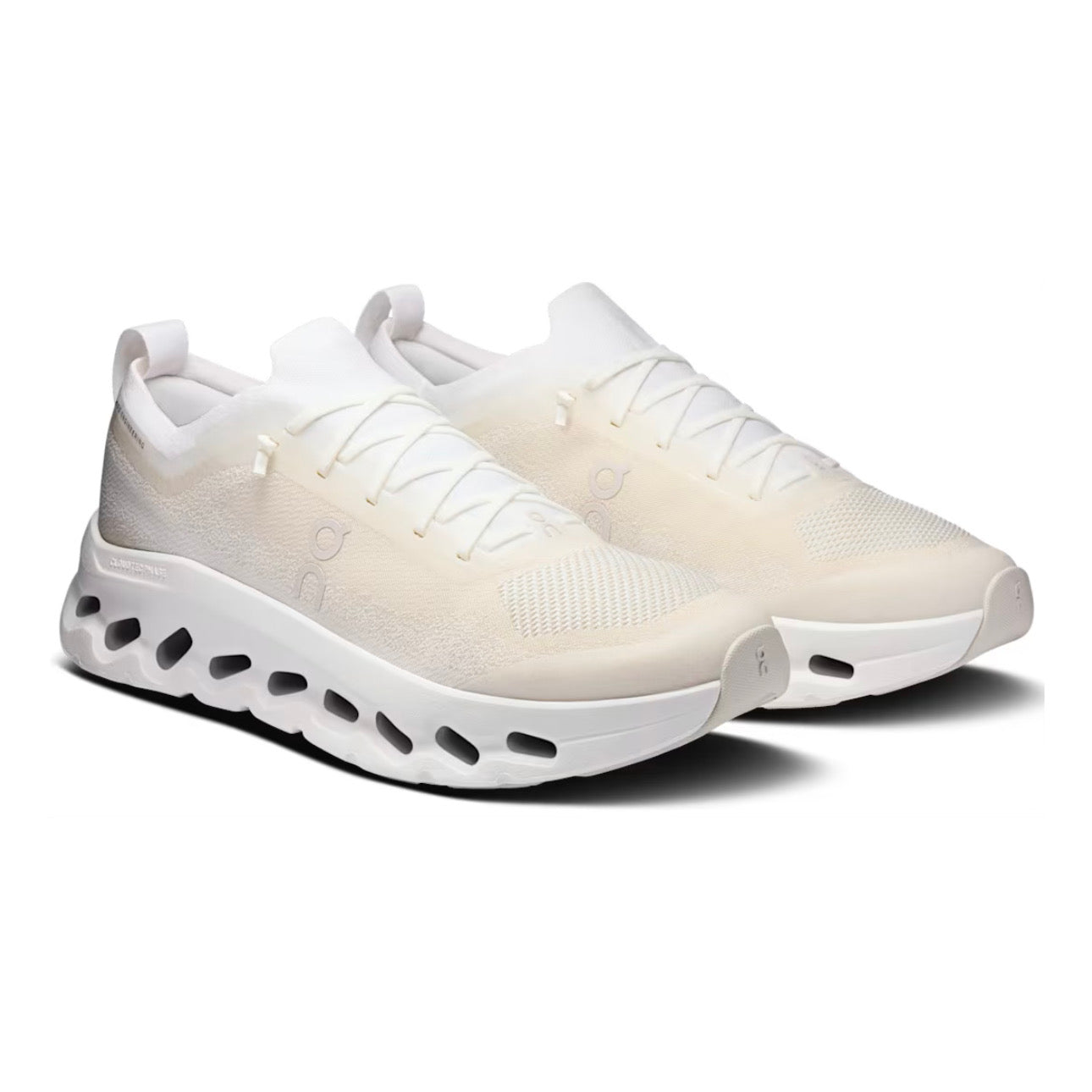 On Cloudtilt Moon White