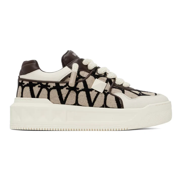 VALENTINO GARAVANI Off-White & Brown One Stud XL Sneakers
Regular price