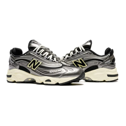 New Balance 1000 – Silver Metallic